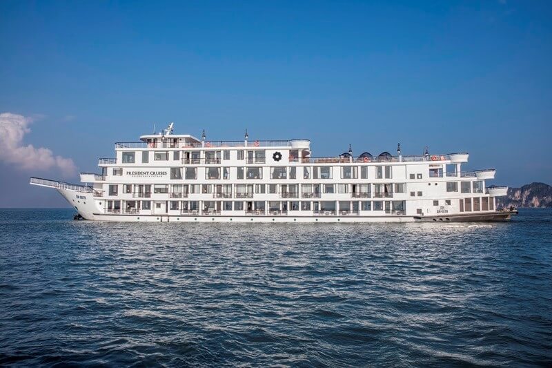 Measuring 86 meters long, 13.9 meters wide and 13 meters high, the new 1200-ton steel President Cruises vessel is the largest overnight ship to ever ply Halong Bay’s waters.
