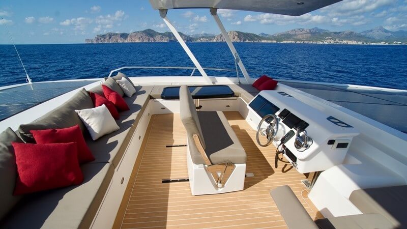 Guests will enjoy unhindered views of the Mergui Archipelago from the boat's flybridge.
